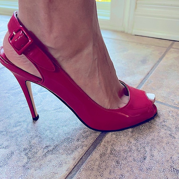 BEAUTIFUL MANOLO BLAHNIK RED PATTEN LEATHER High Heel Open Toe & sling back shoe - Picture 1 of 16